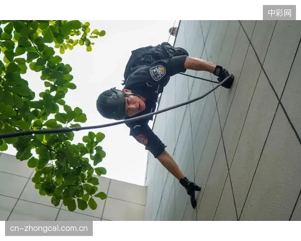 体能储备成为高位压迫战术的生命线，朗尼克训练体系成效显著。