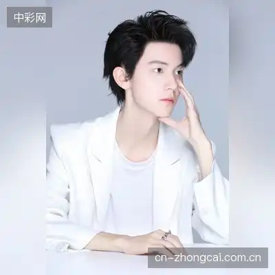 龙月秀